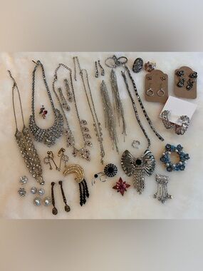 Lot of vintage to modern rhinestone sparkly jewelry estate